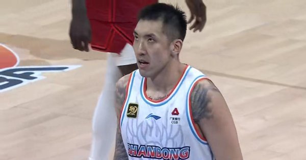 启远网 山东男篮阵容精简，2将或离队，邱彪嫡系单场16分 新赛季有望重用